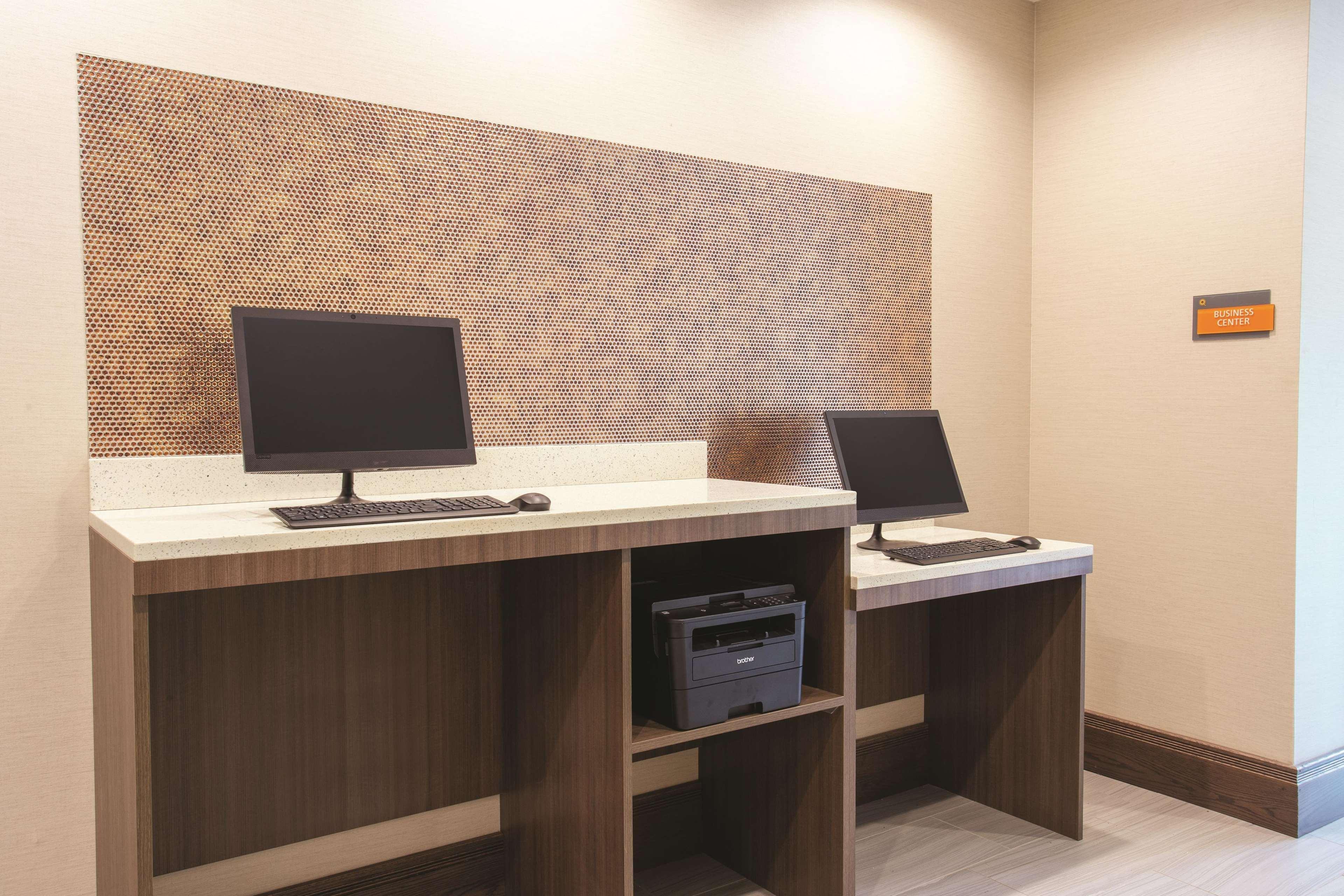 La Quinta By Wyndham Buffalo Amherst Εξωτερικό φωτογραφία
